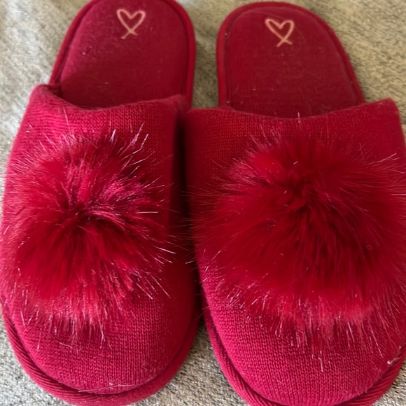 Victoria Secret slippers - Picture 1 of 6